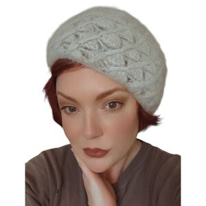 Vintage 1970s Saks Fifth Avenue Angora Beret Silver Grey Hat